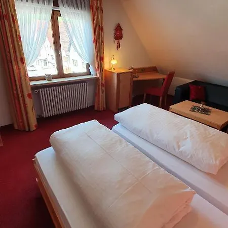 Restaurant Rebstock فندق 3*