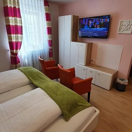 Restaurant Rebstock فندق