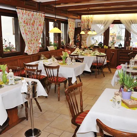 Restaurant Rebstock فندق 3*