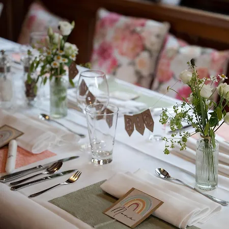 Restaurant Rebstock فندق أوبناو