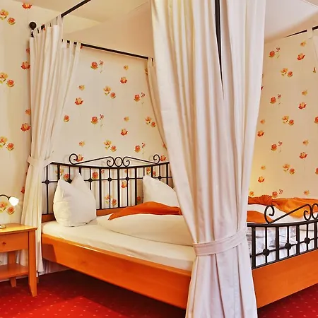 Restaurant Rebstock فندق