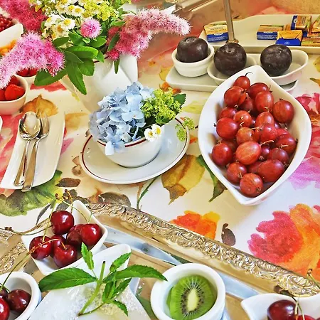 Restaurant Rebstock فندق